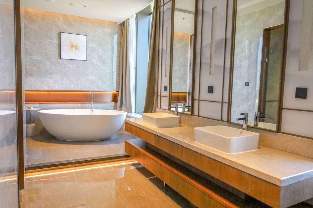 Tranquil Executive Suite