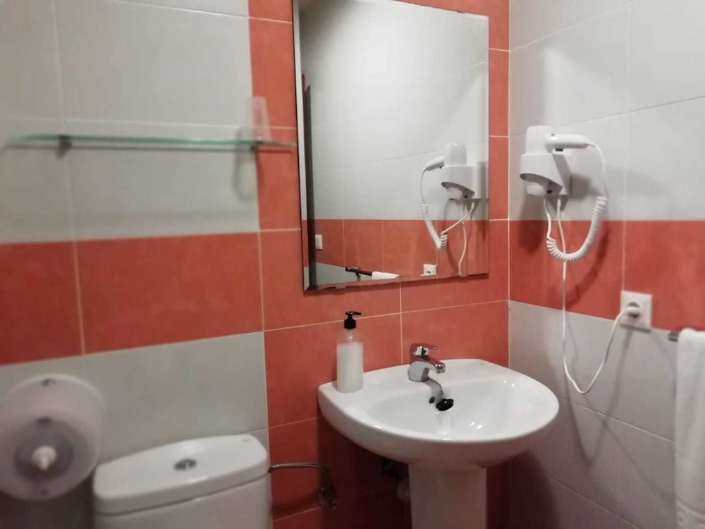 Hostal Tres Soles Standard Double Room 4