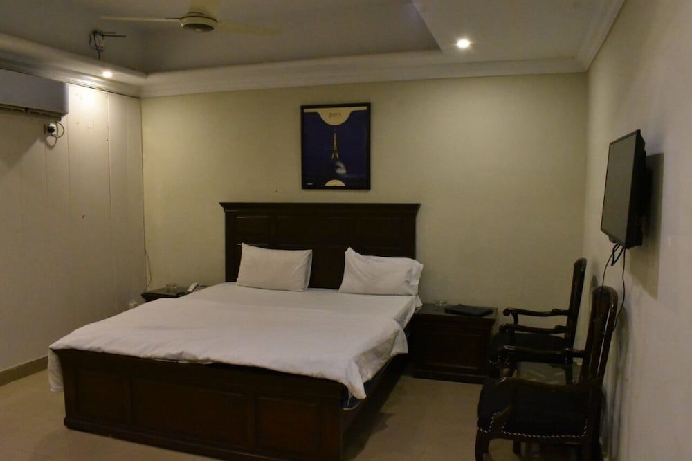Executive Studio Suite