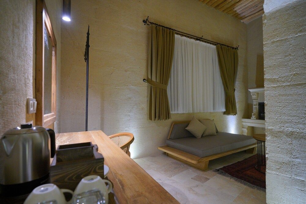 Kappadoks Cave Hotel Design Room 6