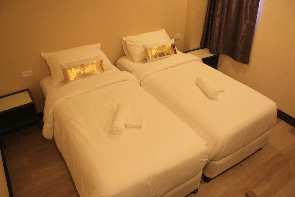 Babylon Oslob Coast Guesthouse Standard Twin Room 2