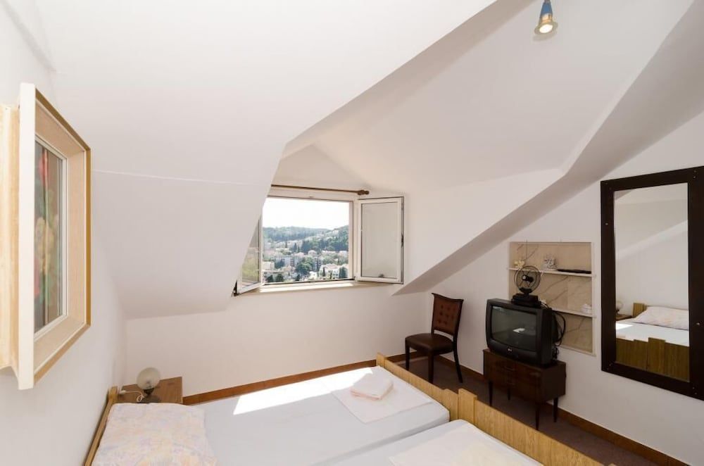 Guest House Misita Apartment (One Bedroom Apt with Balcony) 8