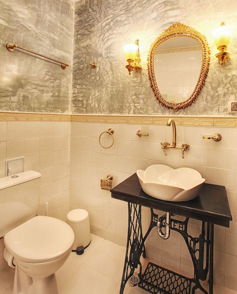 Hotel Evmolpia Deluxe Single Room 5