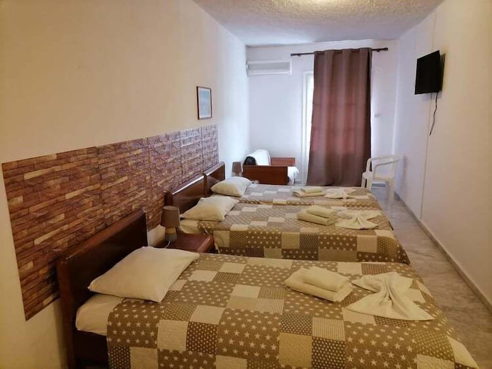 Basic Triple Room