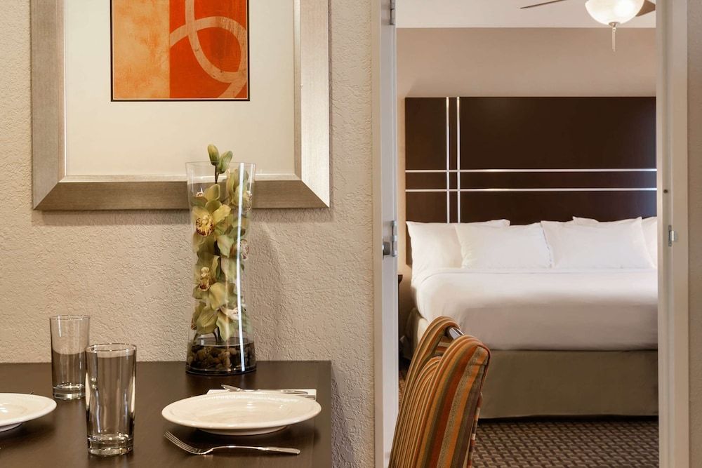 Suite One King Bed
