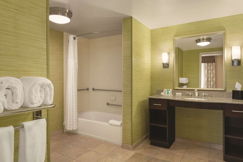 Suite, 1 King Bed, Accessible, Bathtub