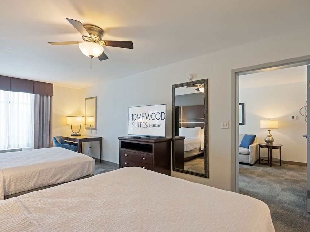 Suite, 2 Queen Beds, Accessible, Bathtub