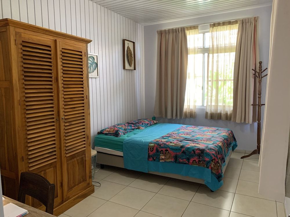 Room Tiare with Queen Bed