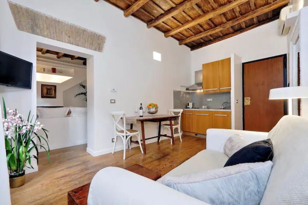 undefined Flatinrome Boutique Navona 4