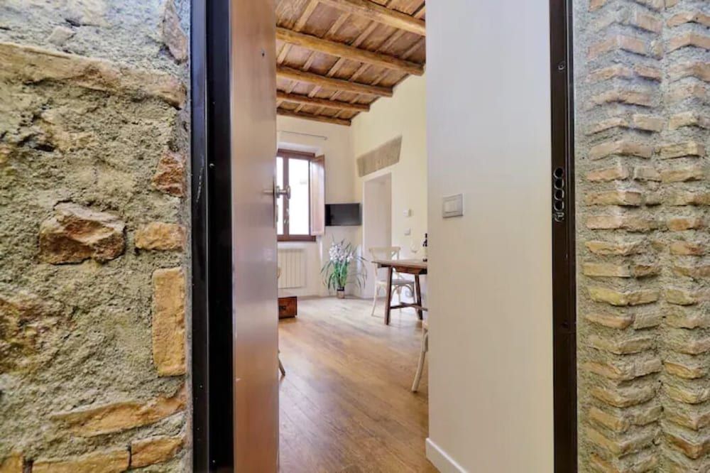 undefined Flatinrome Boutique Navona 10