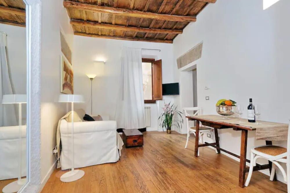 undefined Flatinrome Boutique Navona 5