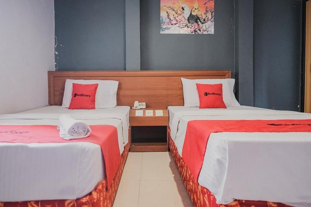 undefined RedDoorz near Nagoya Hill Mall Batam 5 3