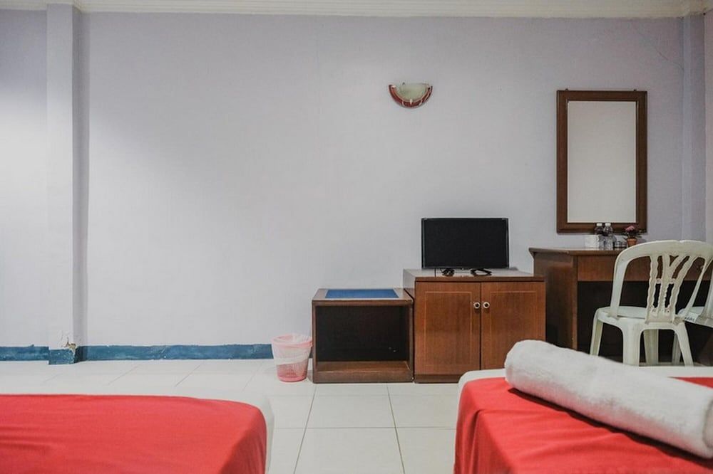 undefined RedDoorz near Nagoya Hill Mall Batam 5 8