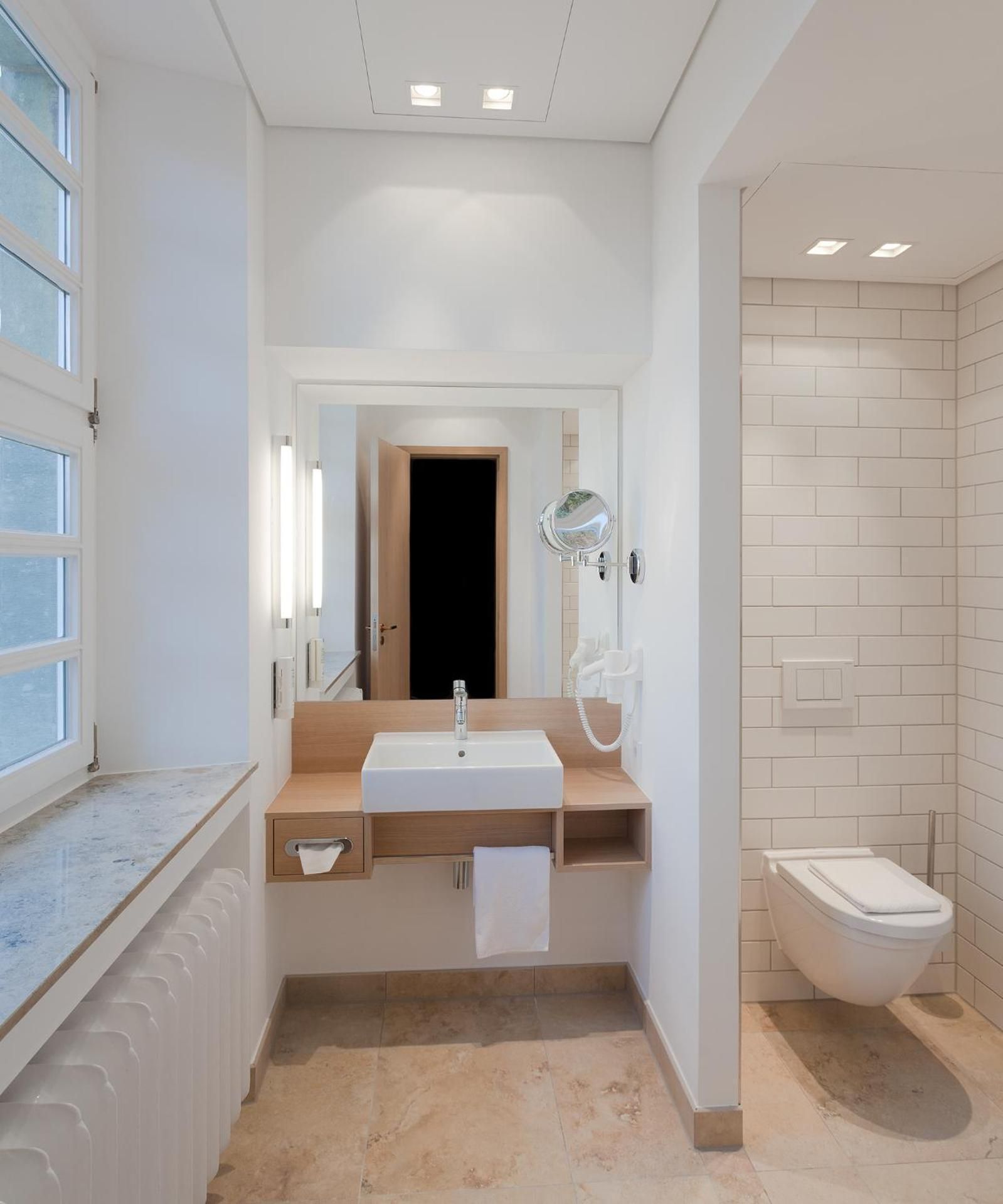 Corner Suite
