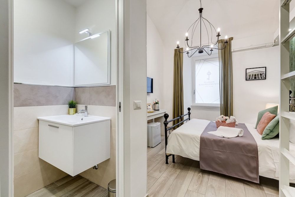 Maison Risorgimento Deluxe Double Room 9