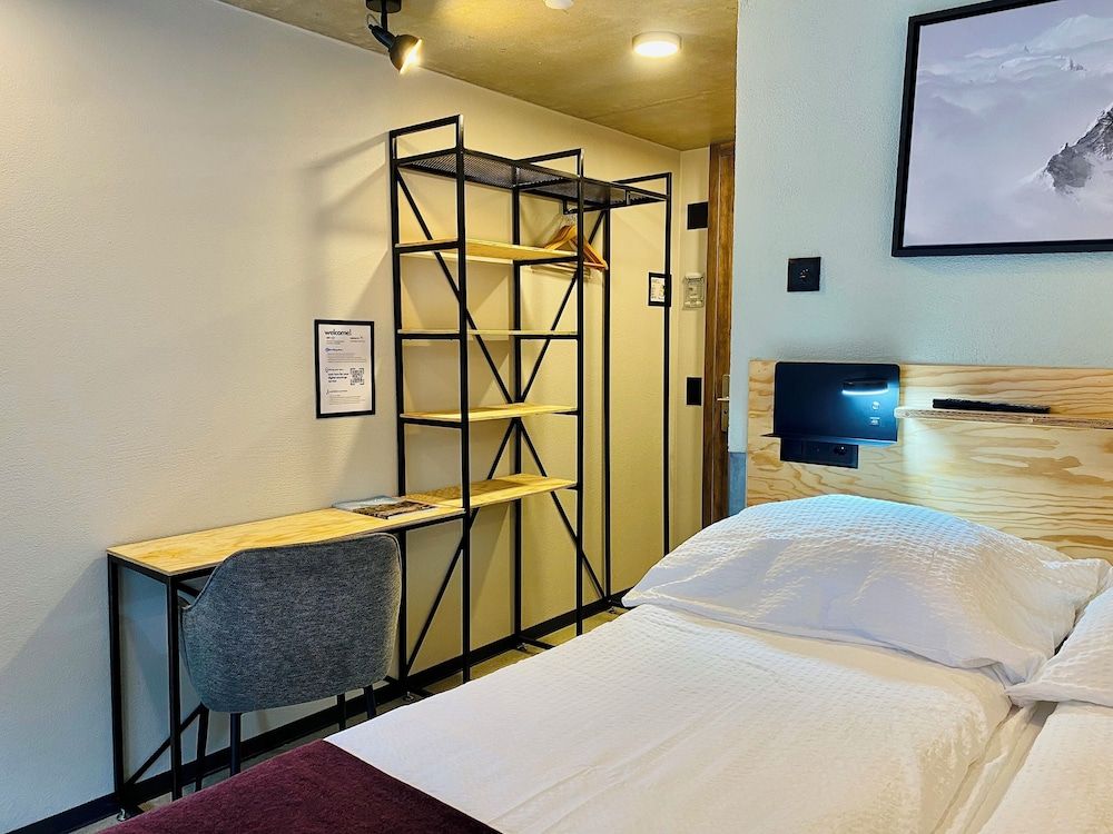 Peaky Riders Self Check-in Hotel Double Room, Balcony, Valley View 5