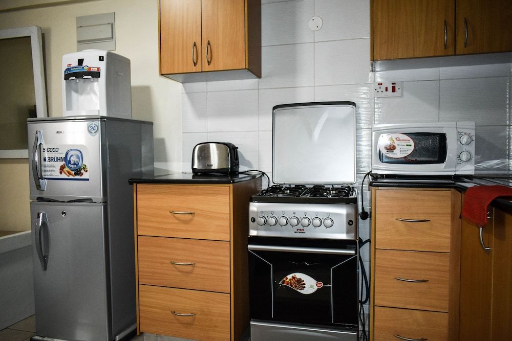 Affordable furnished studio apartment Comfort Studio Suite, Kitchenette 3