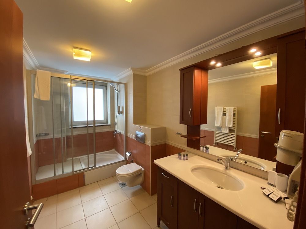 Triada Hotel Gayrettepe Superior Triple Room, Non Smoking, City View 16