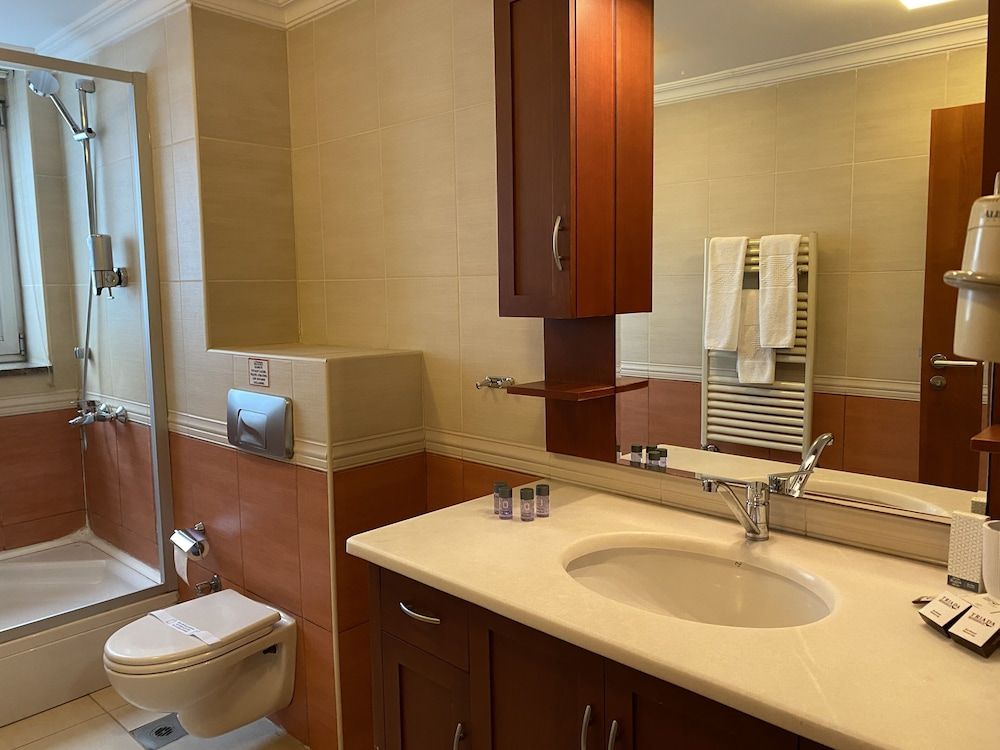 Triada Hotel Gayrettepe Superior Triple Room, Non Smoking, City View 13