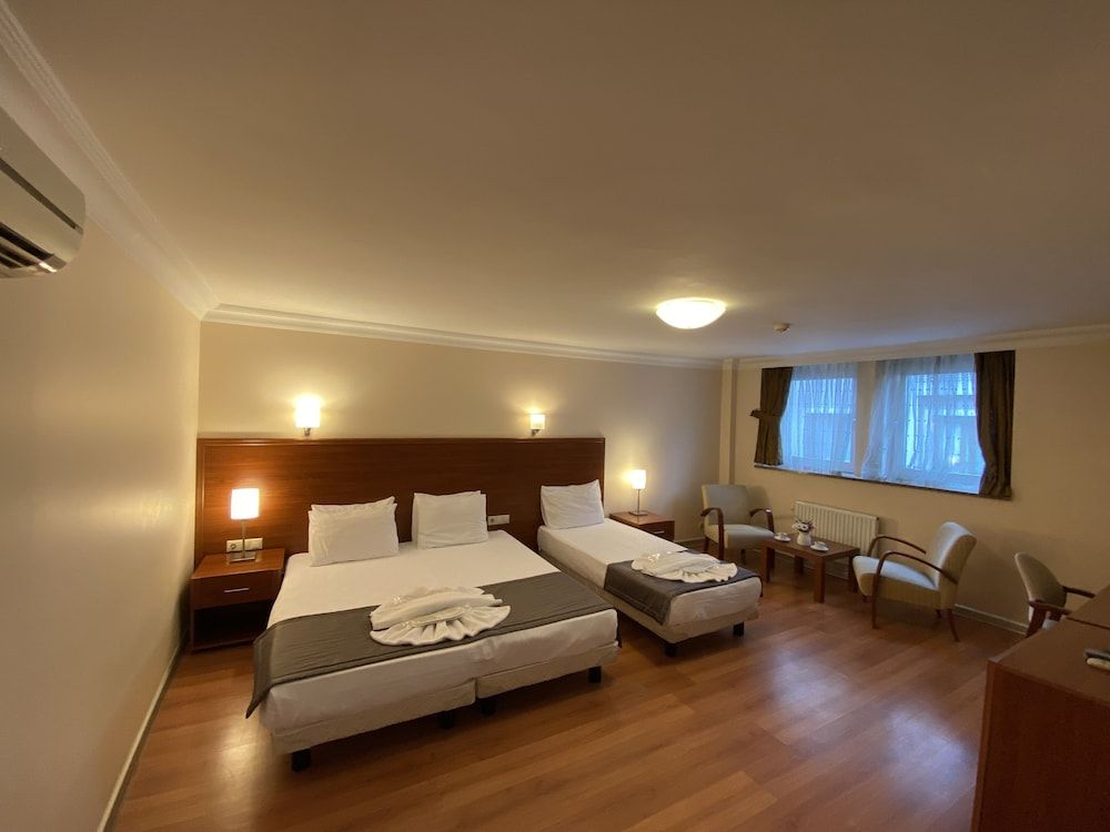 Triada Hotel Gayrettepe Superior Triple Room, Non Smoking, City View 10