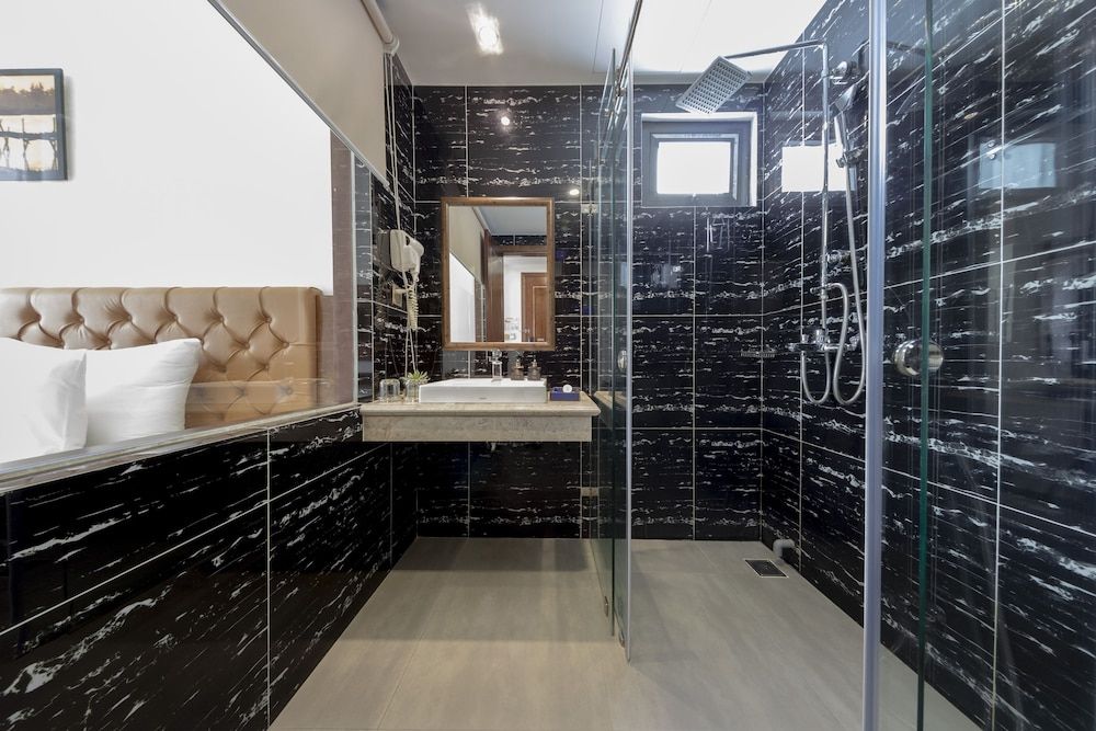 undefined Sana Danang Beach Hotel 10