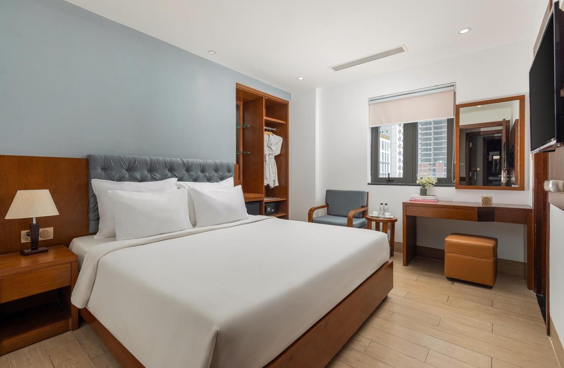 Deluxe Double Partial Sea View