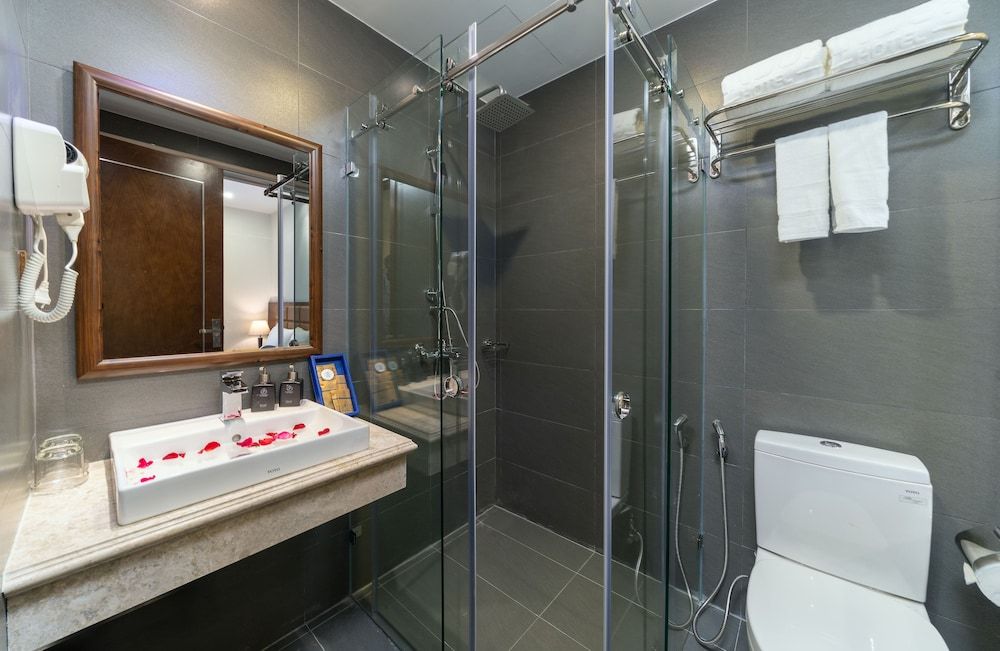 Sana Danang Beach Hotel Deluxe Double  Sea View 4