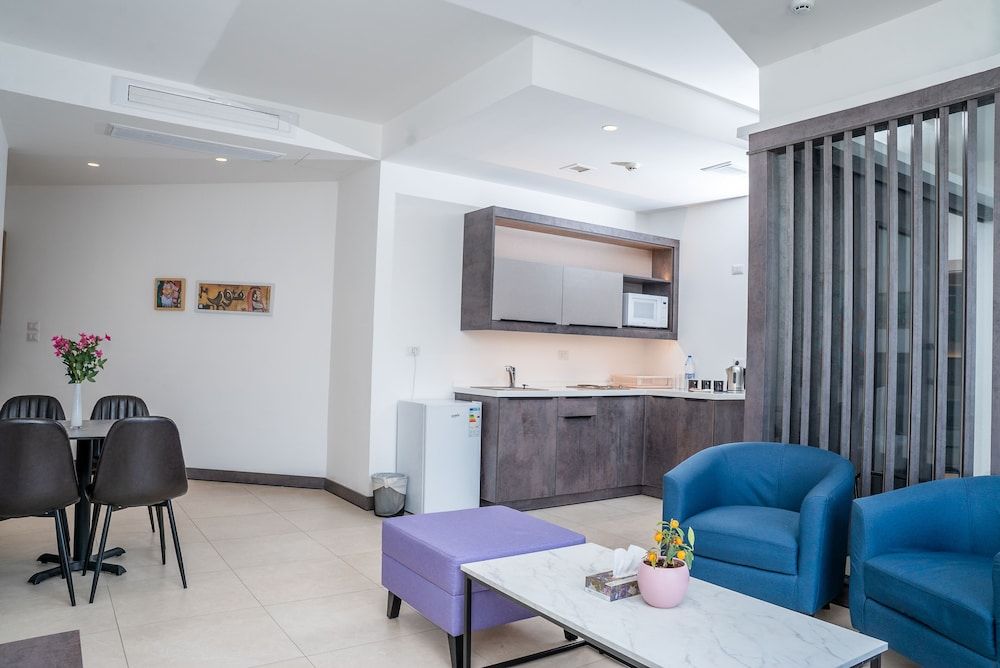 Liv weibdeh Superior Apartment 7