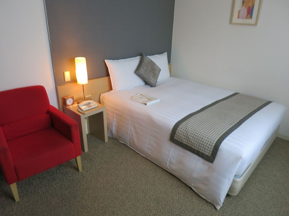undefined Hamilton Hotel Red