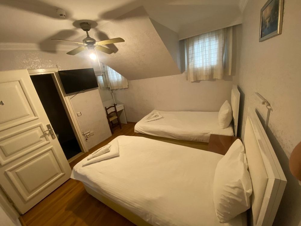 Hotel Antique Istanbul Economy Twin Room 2