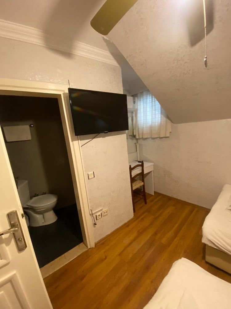 Hotel Antique Istanbul Economy Twin Room 5