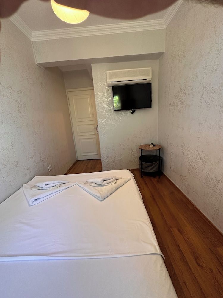 Hotel Antique Istanbul ECONOMY DOUBLE ROOM (-1st floor basement ) 4
