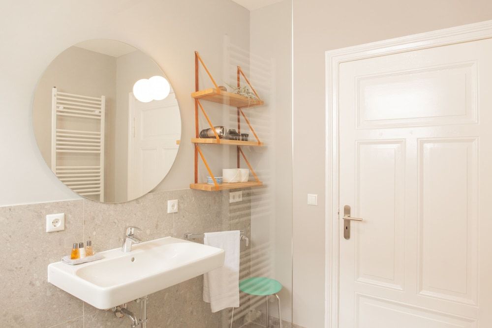 OSTKÜSTE - Kaiser Karl Design Apartments Deluxe Apartment, 2 Bedrooms, Patio 4