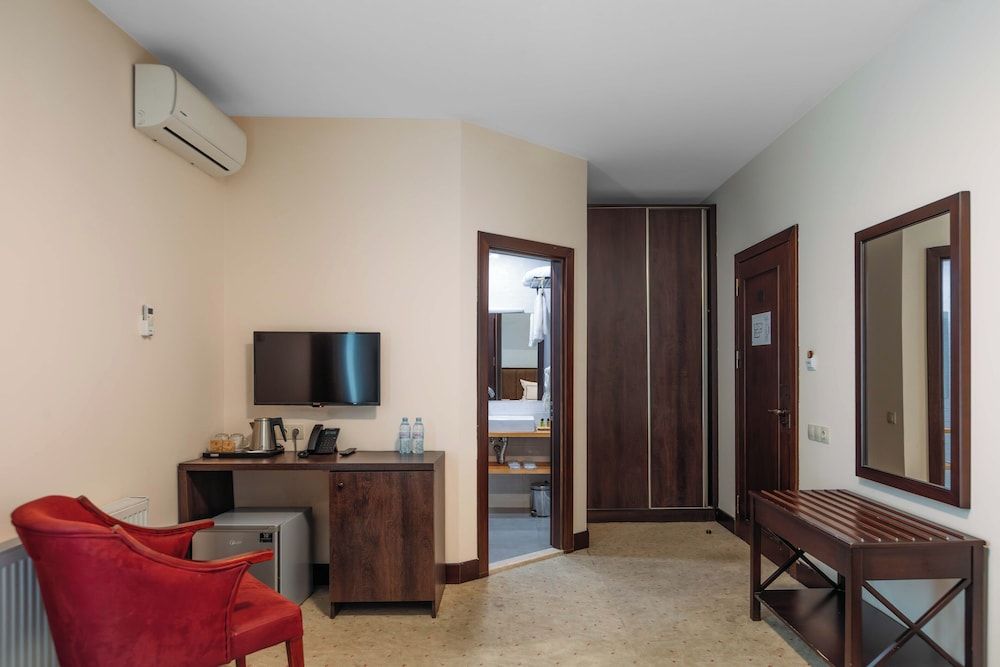 Elea Old Tbilisi Deluxe Double or Twin Room 4