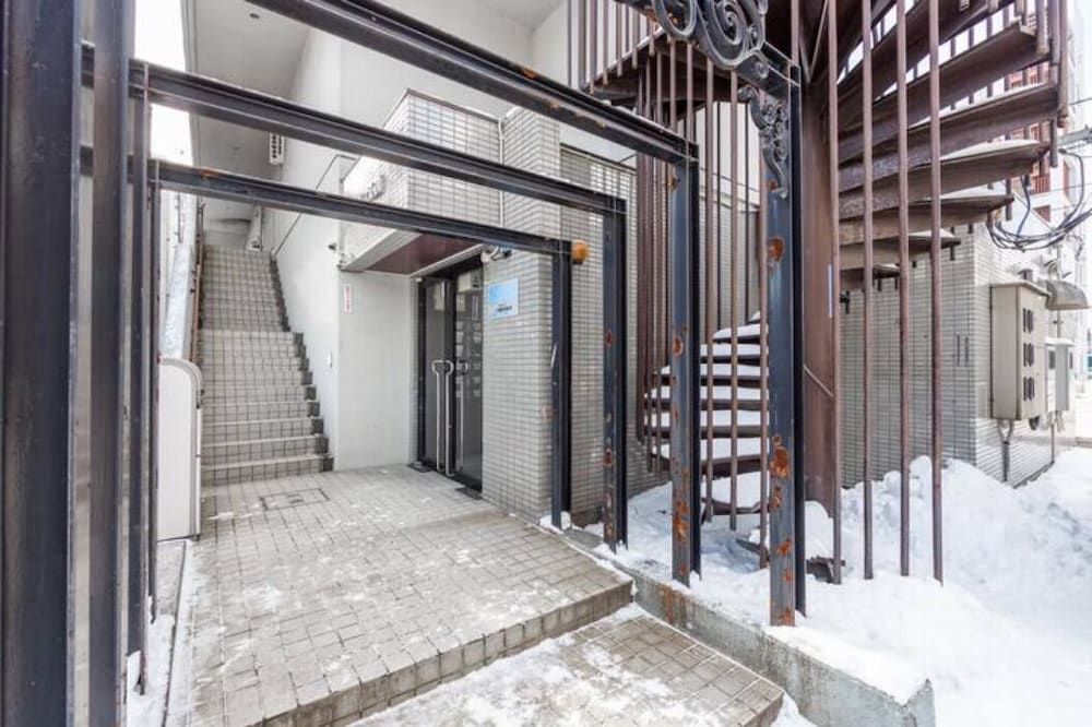 undefined Commence3 2