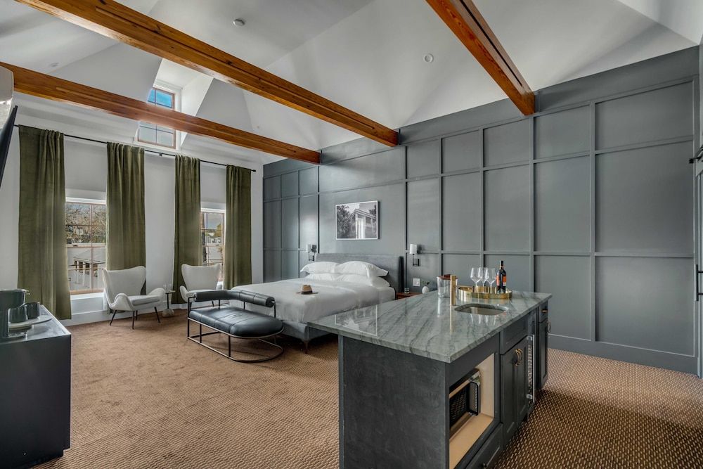 Premier Room