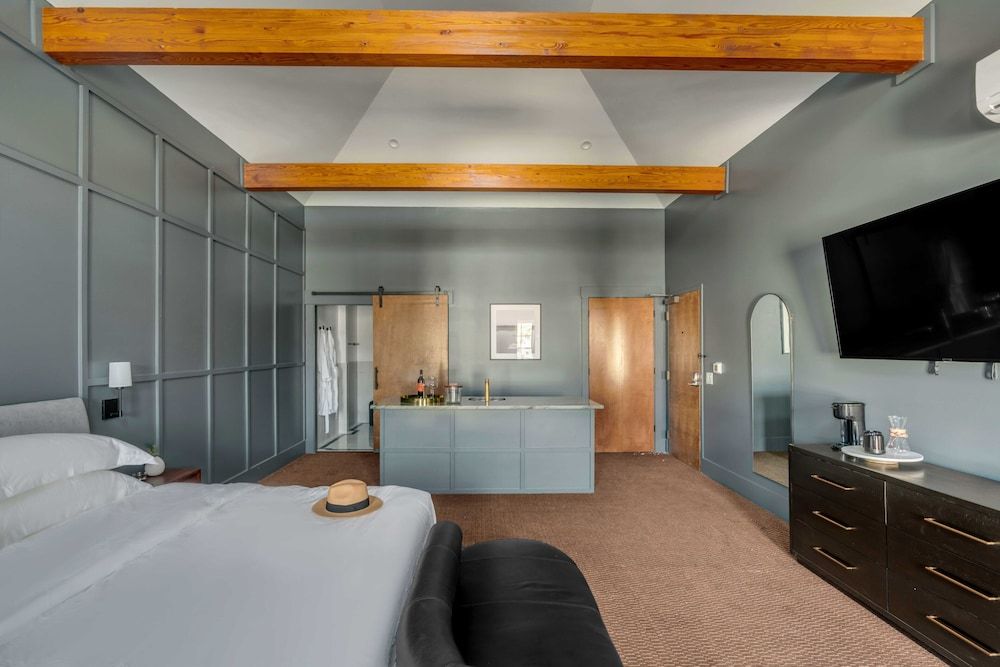 Premier Room