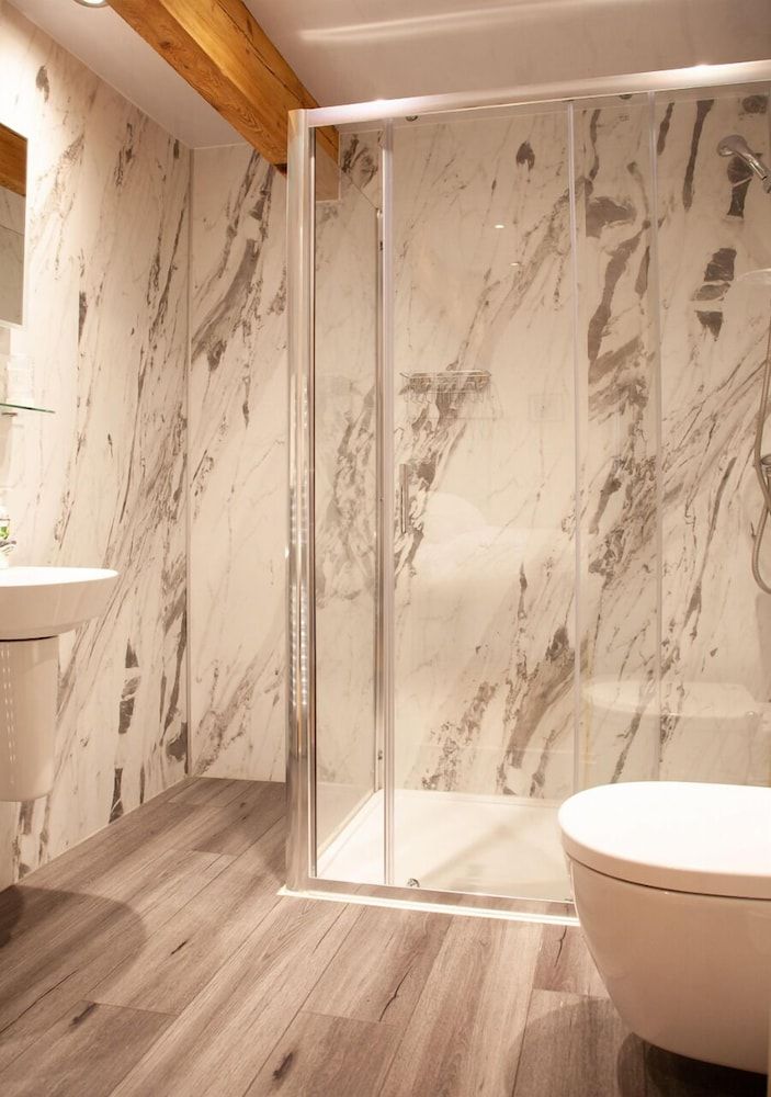 The Boshaw Trout Superior Twin Room, Ensuite 2