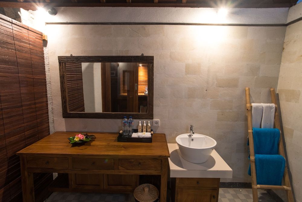 D'Byas Beach Club and Villa Double Room, Garden View 5