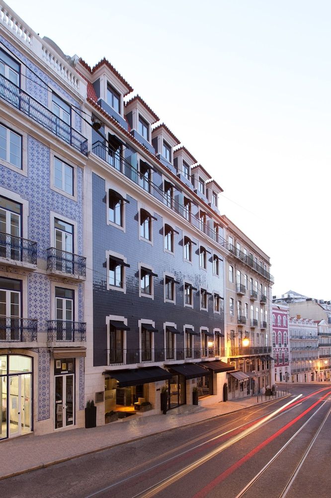 undefined 9Hotel Mercy 6