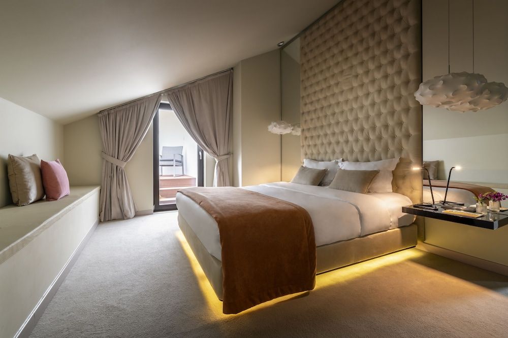 undefined 9Hotel Mercy