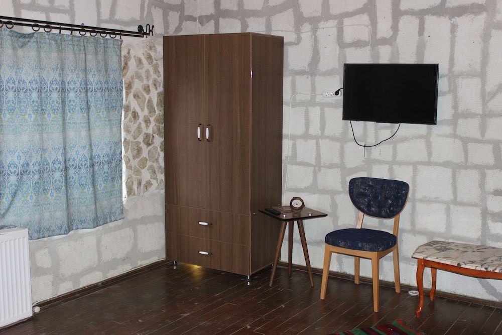 Antik Stone House Suite, 1 King Bed 4