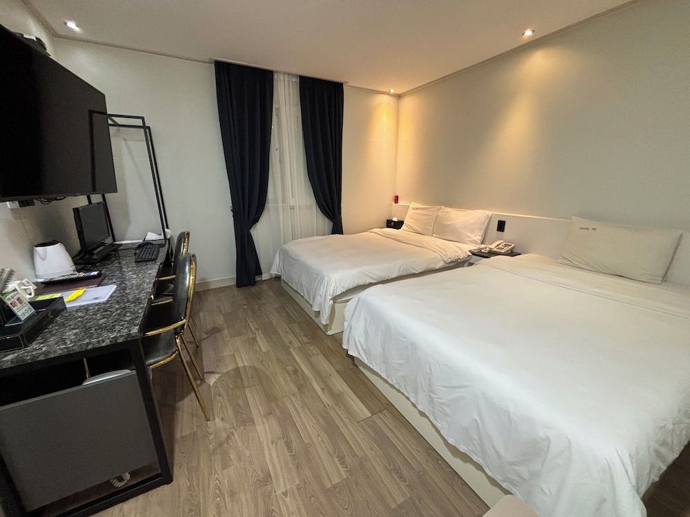Cheonan K Hotel Standard Twin Room 5