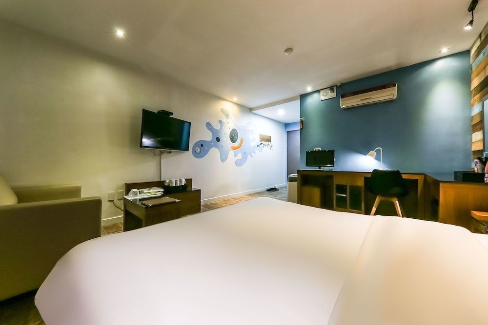 Cheonan K Hotel Suite, Jetted Tub 2