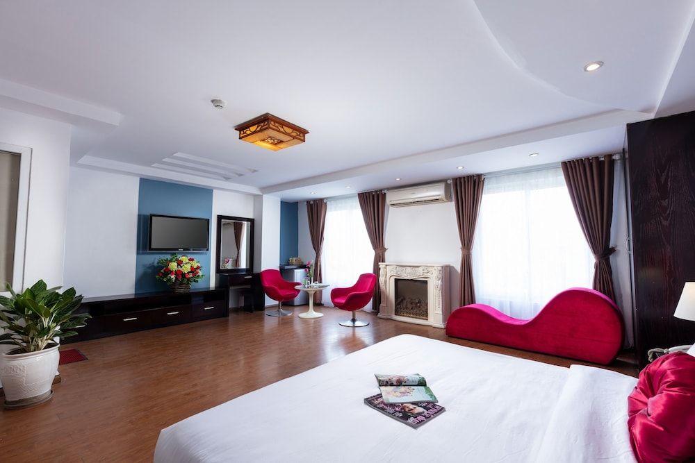 undefined Hanoi Amore Hotel & Travel 3