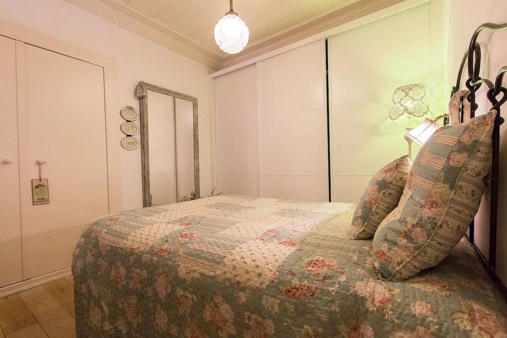 undefined Bairro Alto Vintage by Homing 7