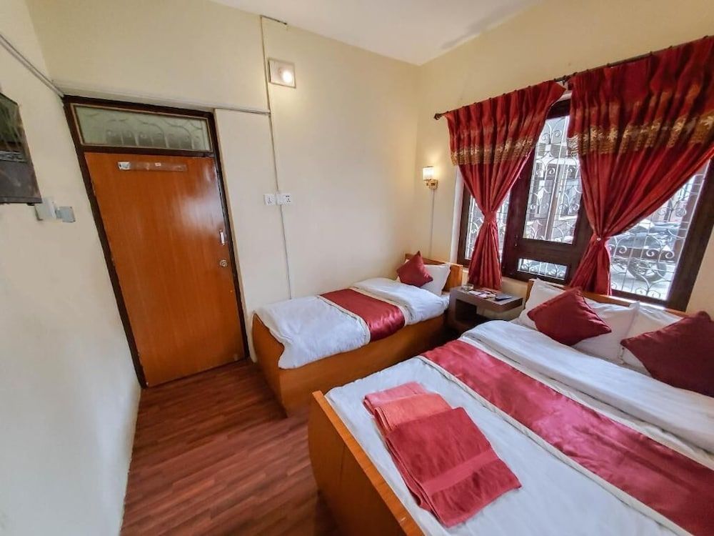 undefined Hotel Cordial 5