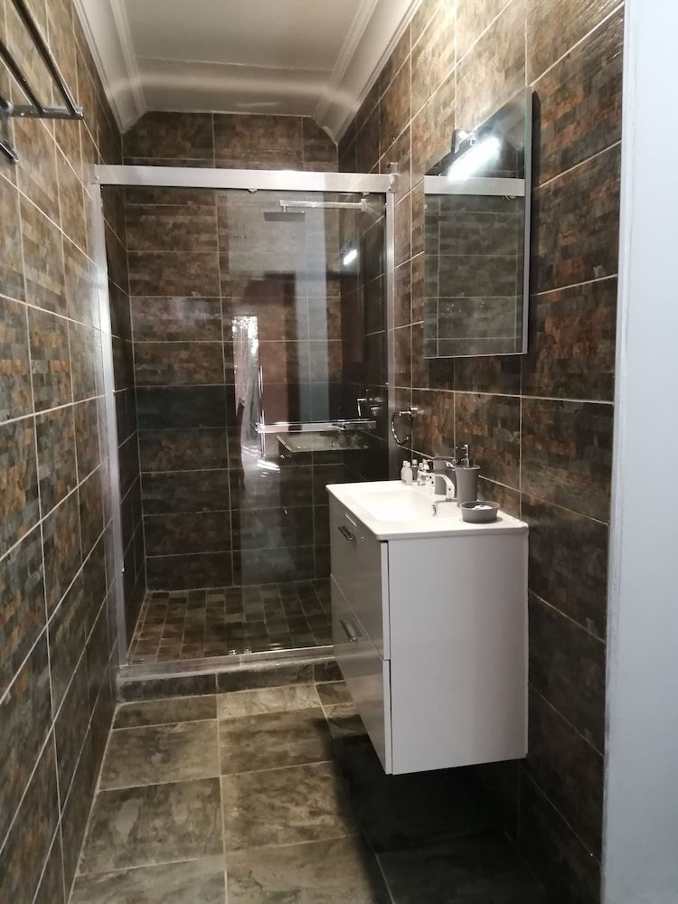 Ikamu's lodge Deluxe Double Room (Table Mountain) 4