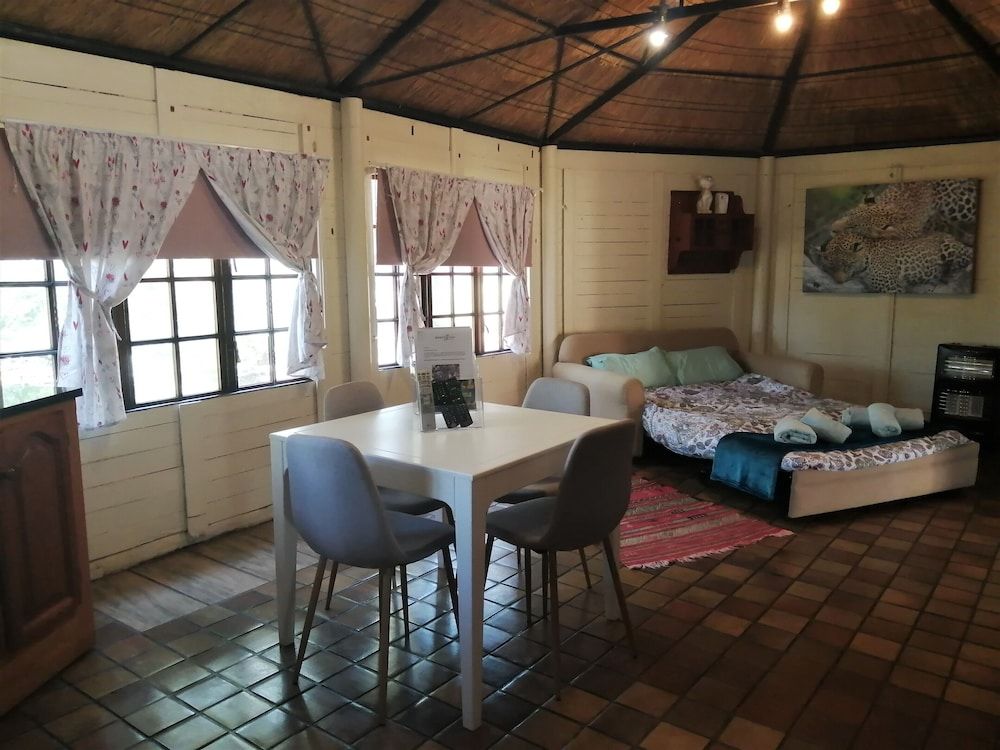 Ikamu's lodge Family Studio Suite (Kruger Cottage) 2