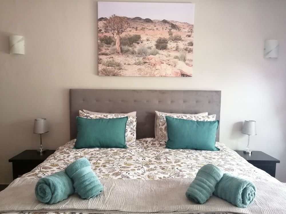 Ikamu's lodge Deluxe Double Room 2